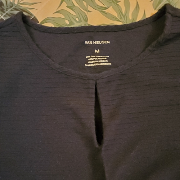 Van Heusen Tee - Picture 2 of 3